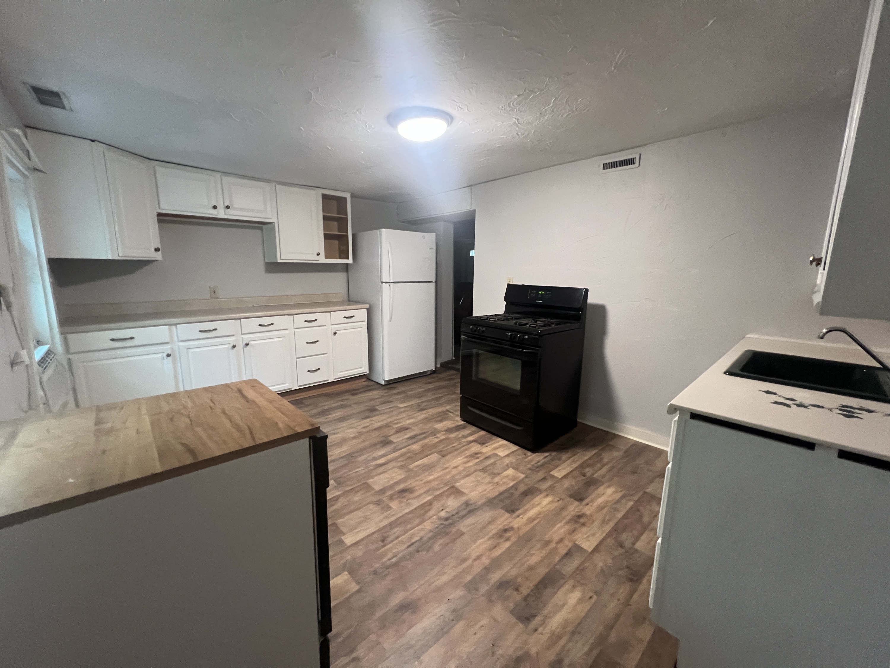 10 Cayton Street - A