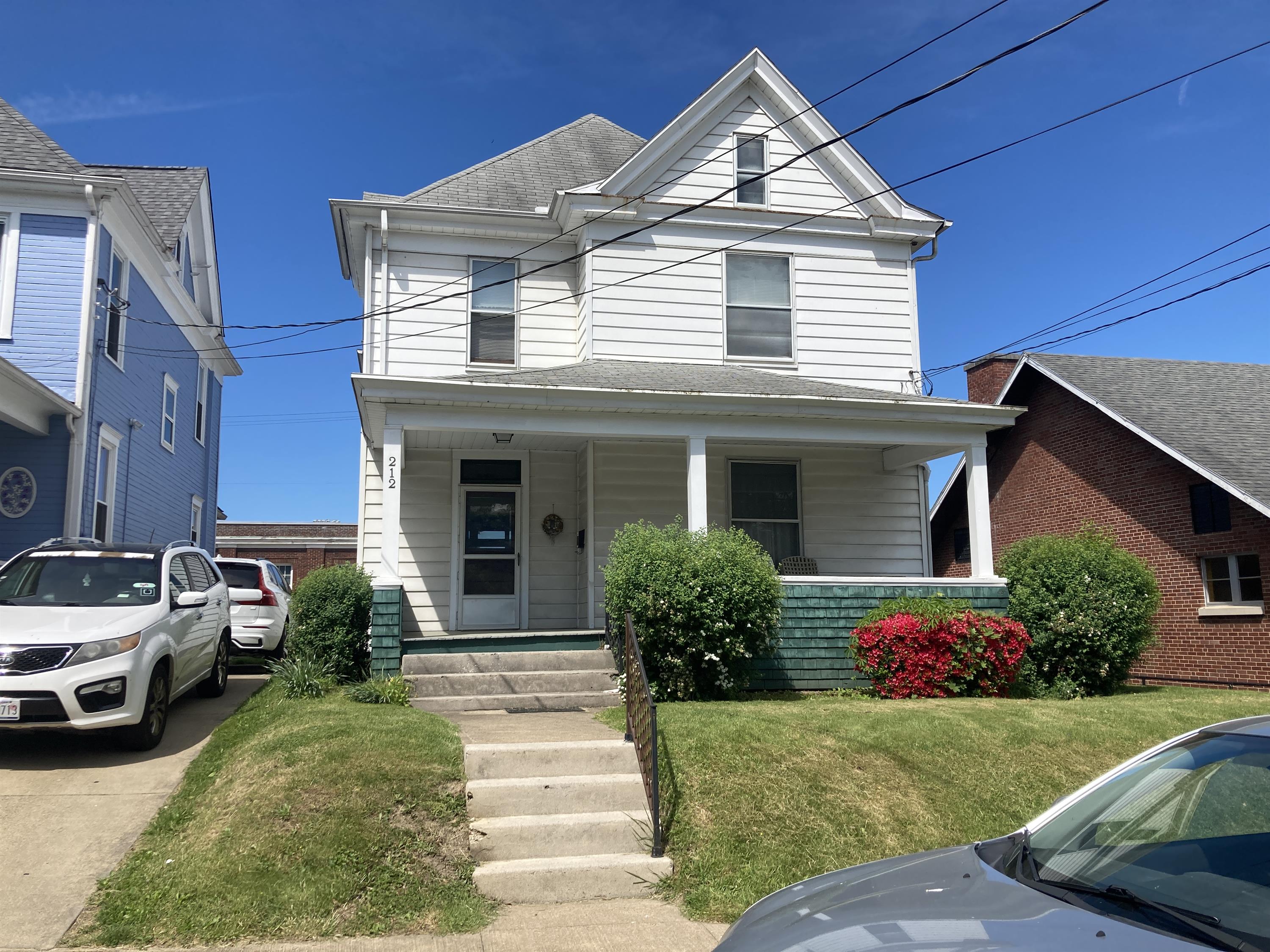 212 Grand Street
