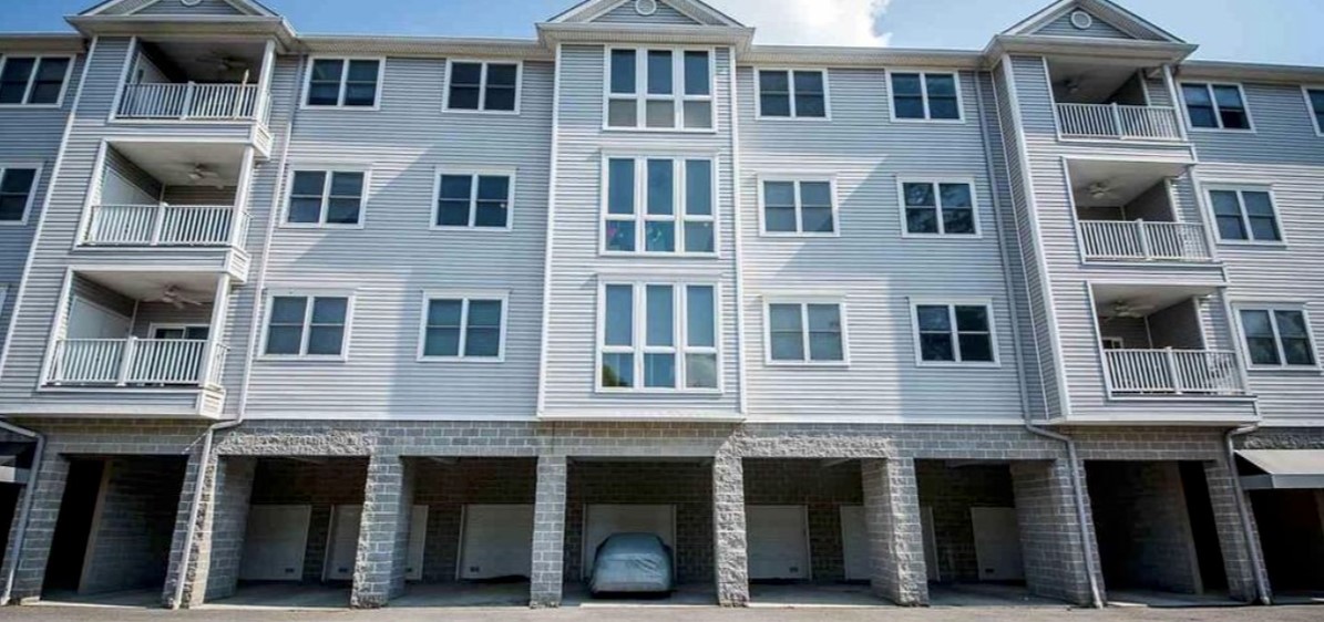 220 Fountain View - 1